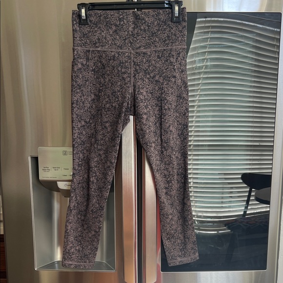 Athleta Pink and Black high waste legging 3/4 - Picture 3 of 5